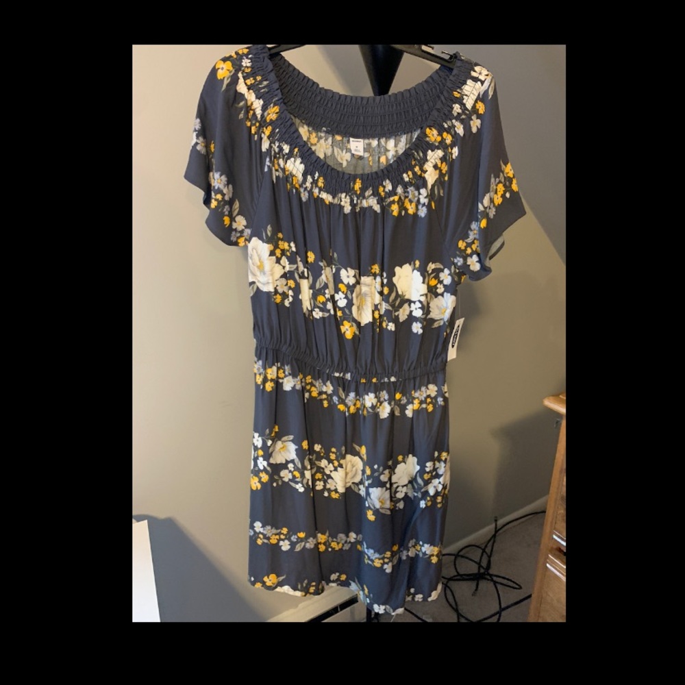 Old Navy Gray Floral Dress